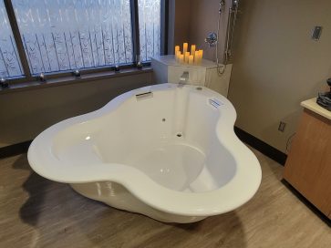 Article image: CM Health Introduces State-of-the-Art Active II Water Birth Pool for Expecting Parents